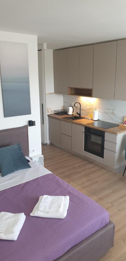 Studio Apartment Hana Pula Exterior photo